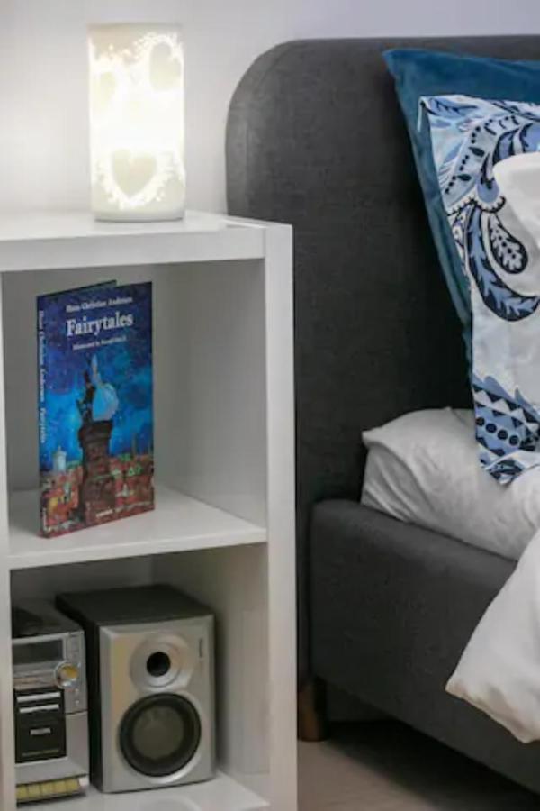 Cosy & Chic Studio Close By Victoria Square Bukarest Eksteriør billede