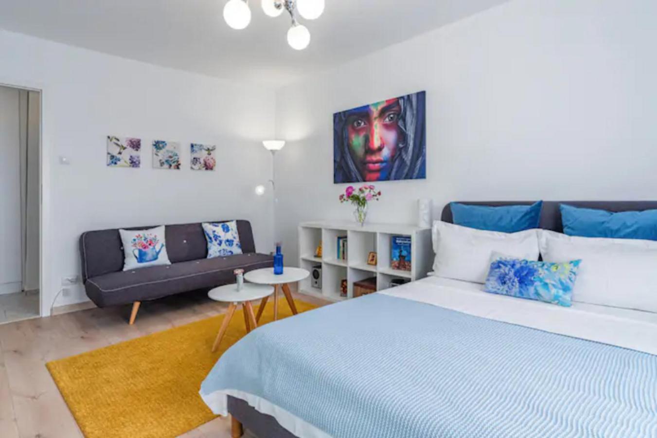 Cosy & Chic Studio Close By Victoria Square Bukarest Eksteriør billede