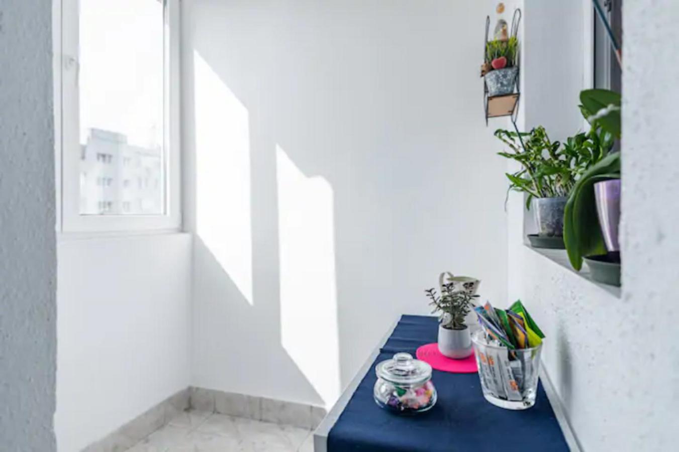 Cosy & Chic Studio Close By Victoria Square Bukarest Eksteriør billede