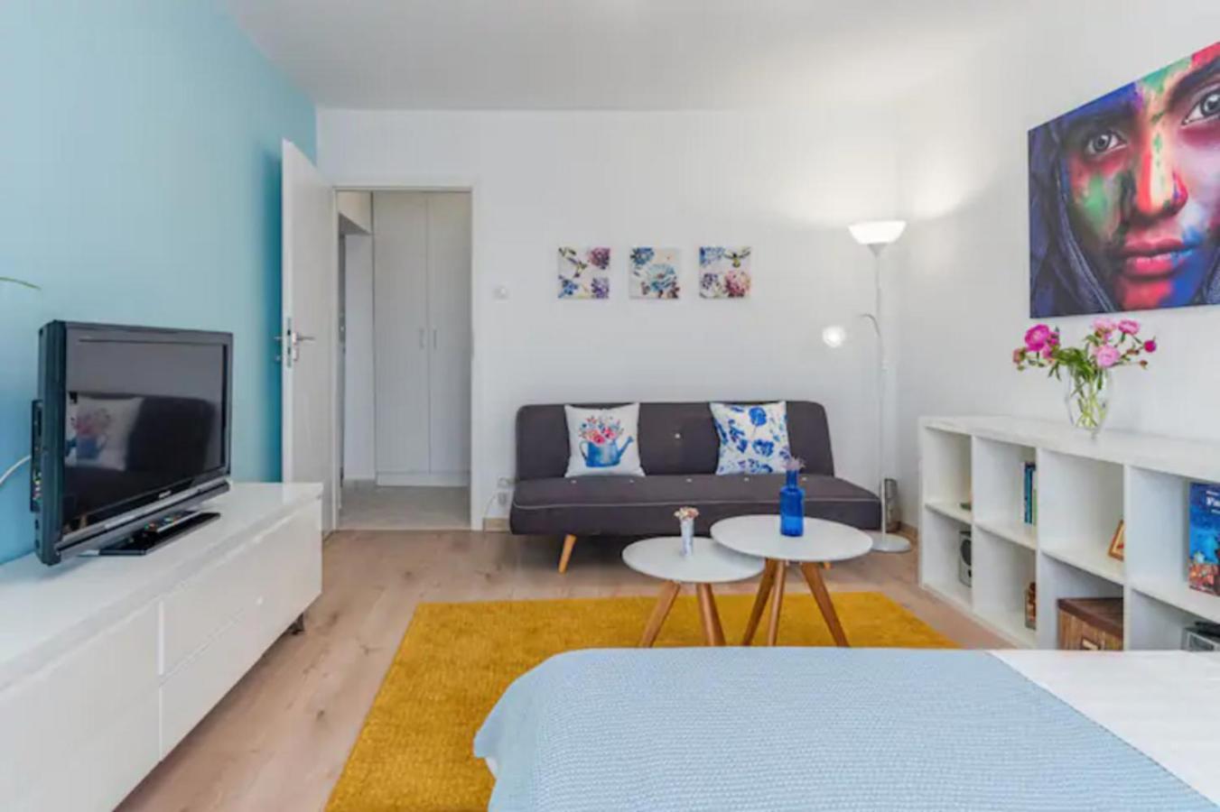 Cosy & Chic Studio Close By Victoria Square Bukarest Eksteriør billede